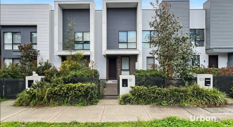 121 Passiflora Avenue