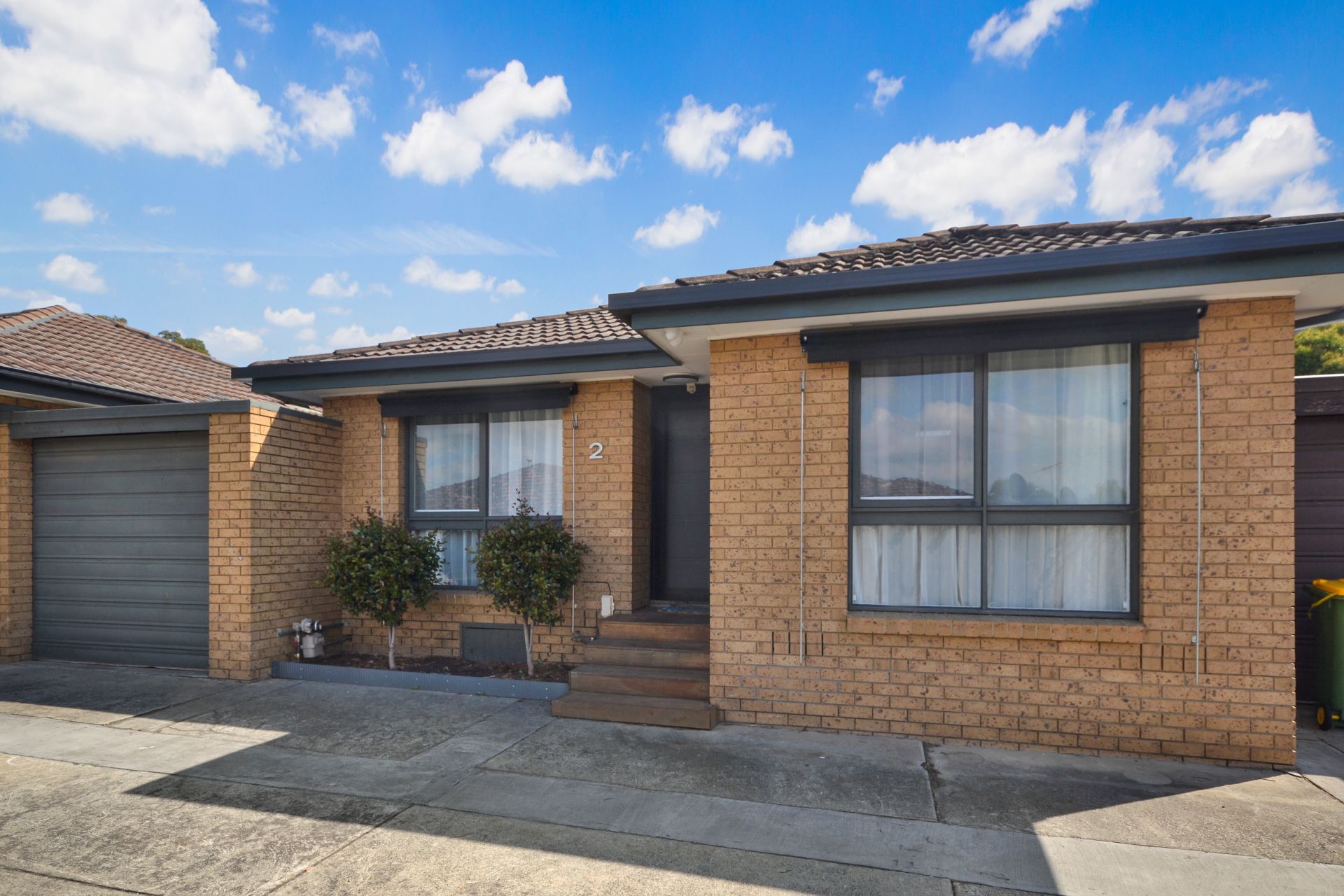 STYLISH & MODERN, LOW MAINTENANCE LIVING