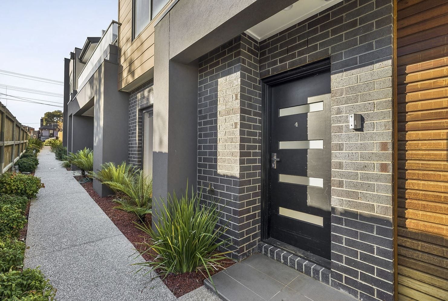 STYLISH MODERN LIVING