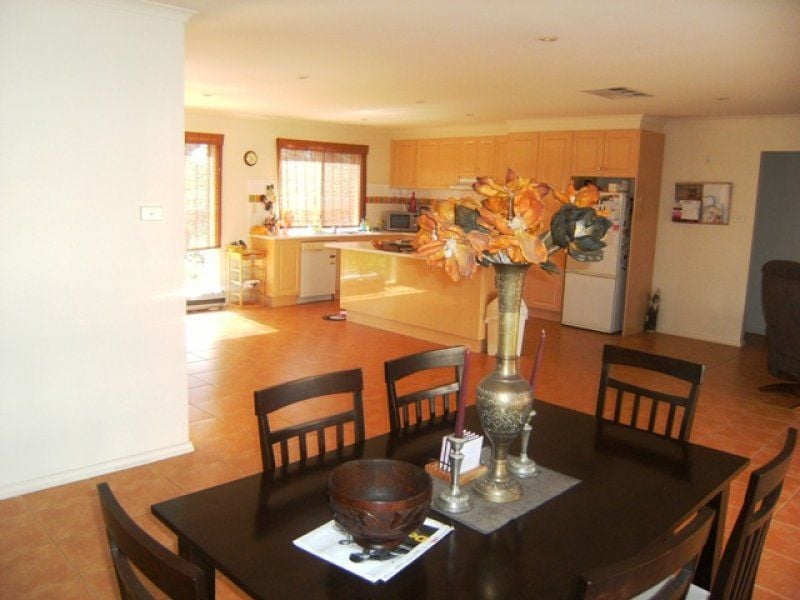 1 Salina Walk, Caroline Springs - Thumbnail 4