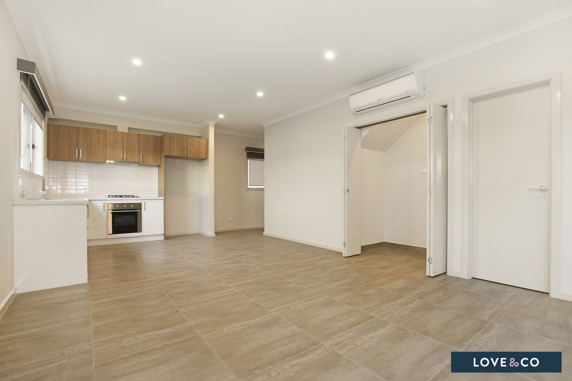 PRESTIGE, STYLE AND SUNFILLED COURTYARD