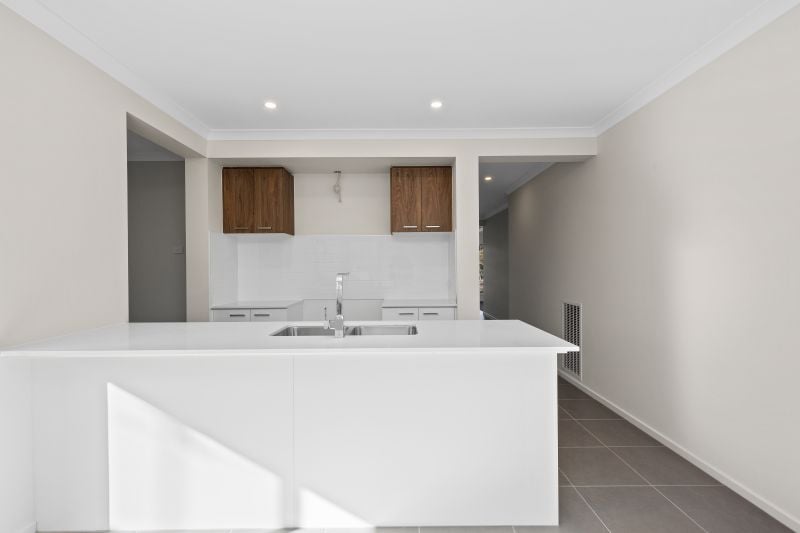 60 Petal Crescent, Wallan