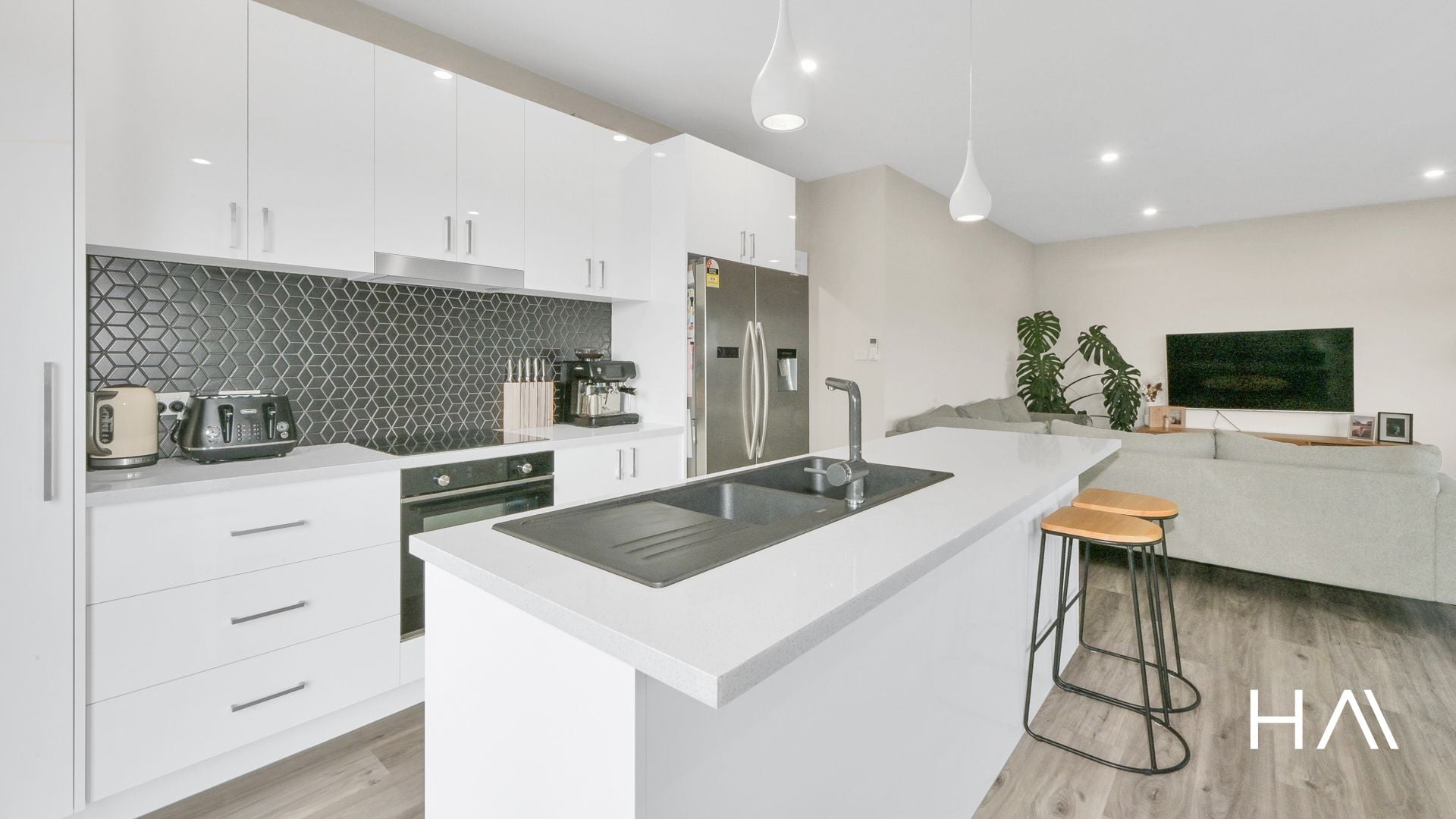 3/7-9 Malachi Court Newnham, Newnham - Thumbnail 4