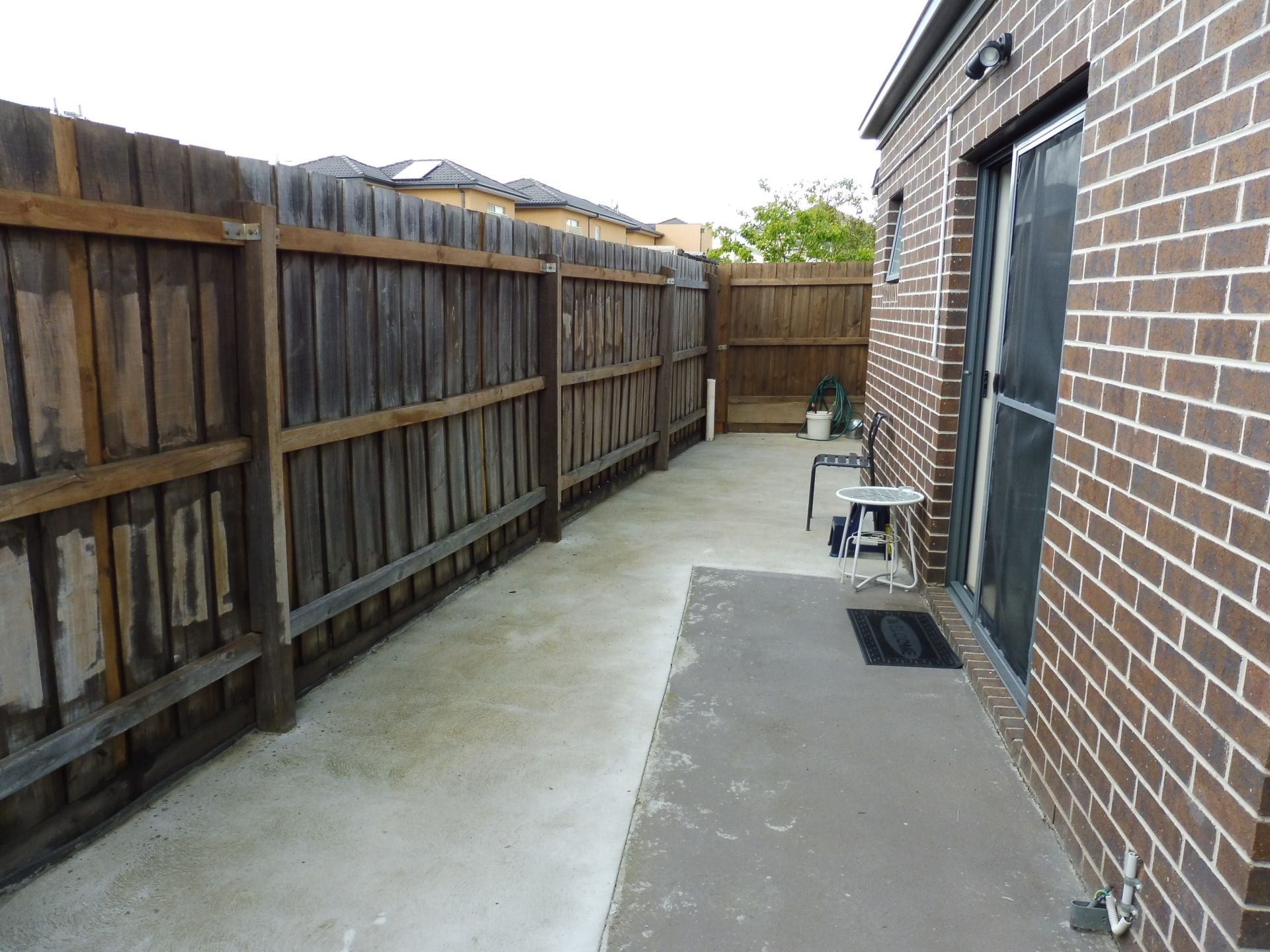 LOW MAINTENANCE 2 BEDROOM UNIT