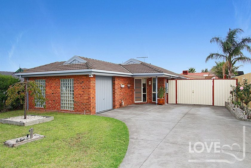 PERFECTLY POSITIONED, WELL PRESENTED SPACIOUS HOME