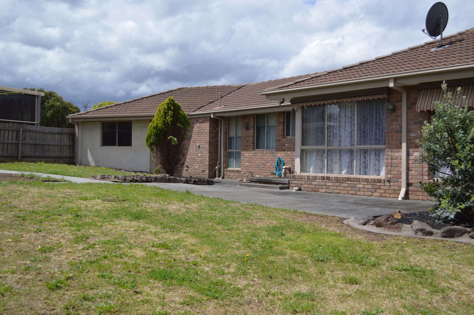 DESIRED MILL PARK LOCATION!   *Insp Thu 23rd Nov @ 4:40pm*