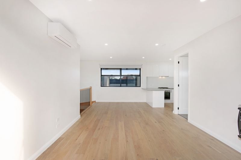 2/140 Dundas Street, Thornbury