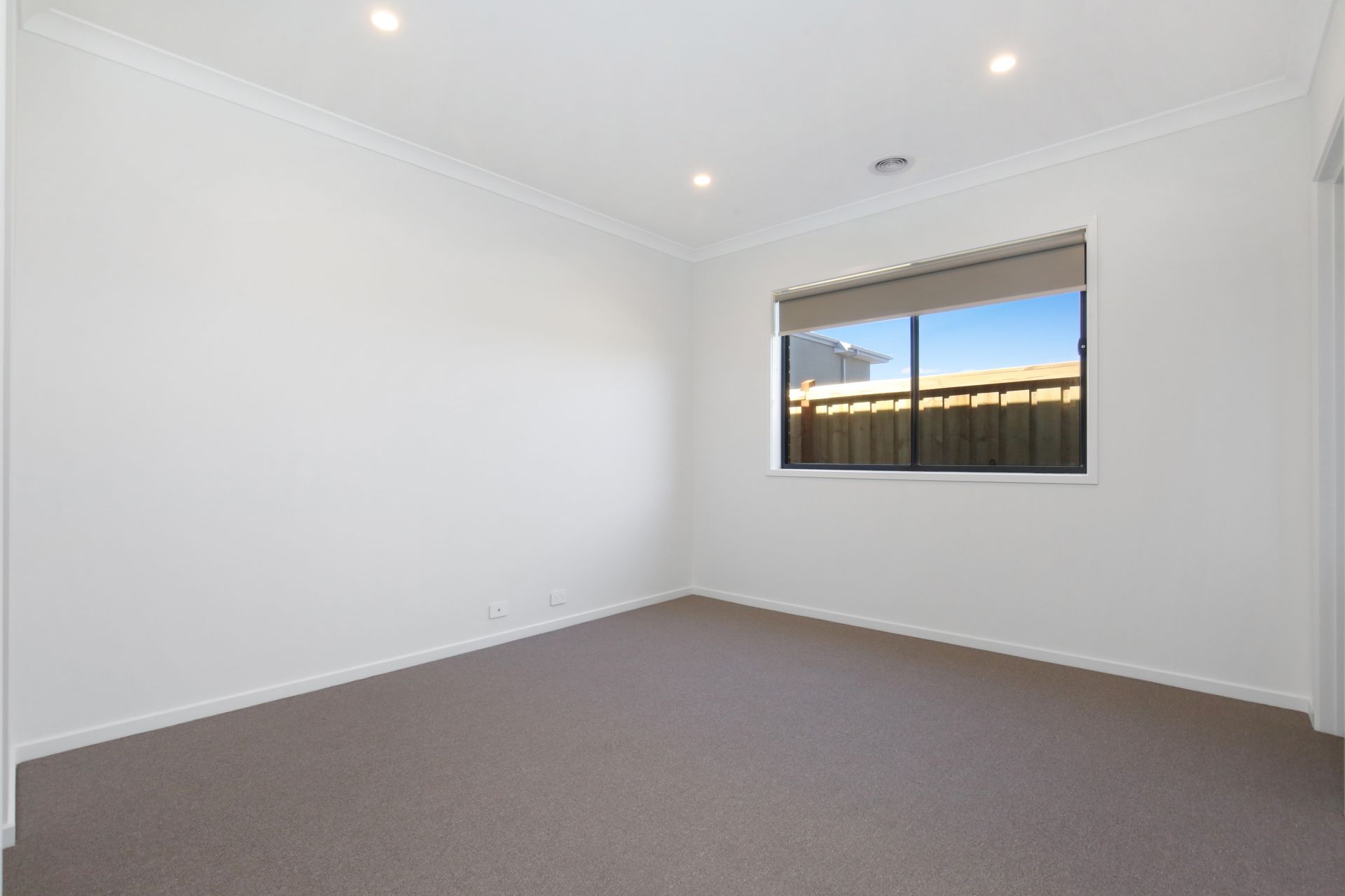 BRAND NEW FAMILY HOME  
Please enter Via Tesselaar Road and then Wayside Avenue.