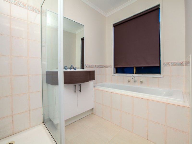 20 Northampton Crescent, Caroline Springs - Thumbnail 8