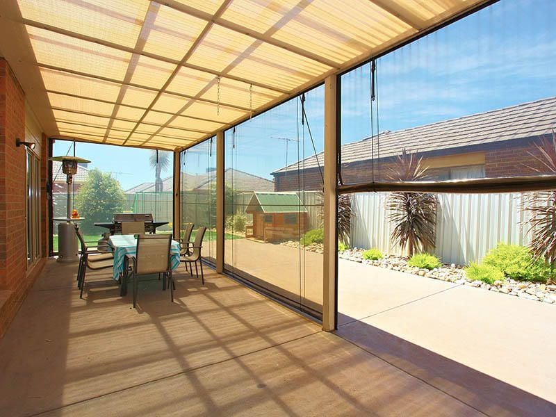 12 Naracoorte Drive, Caroline Springs - Thumbnail 7