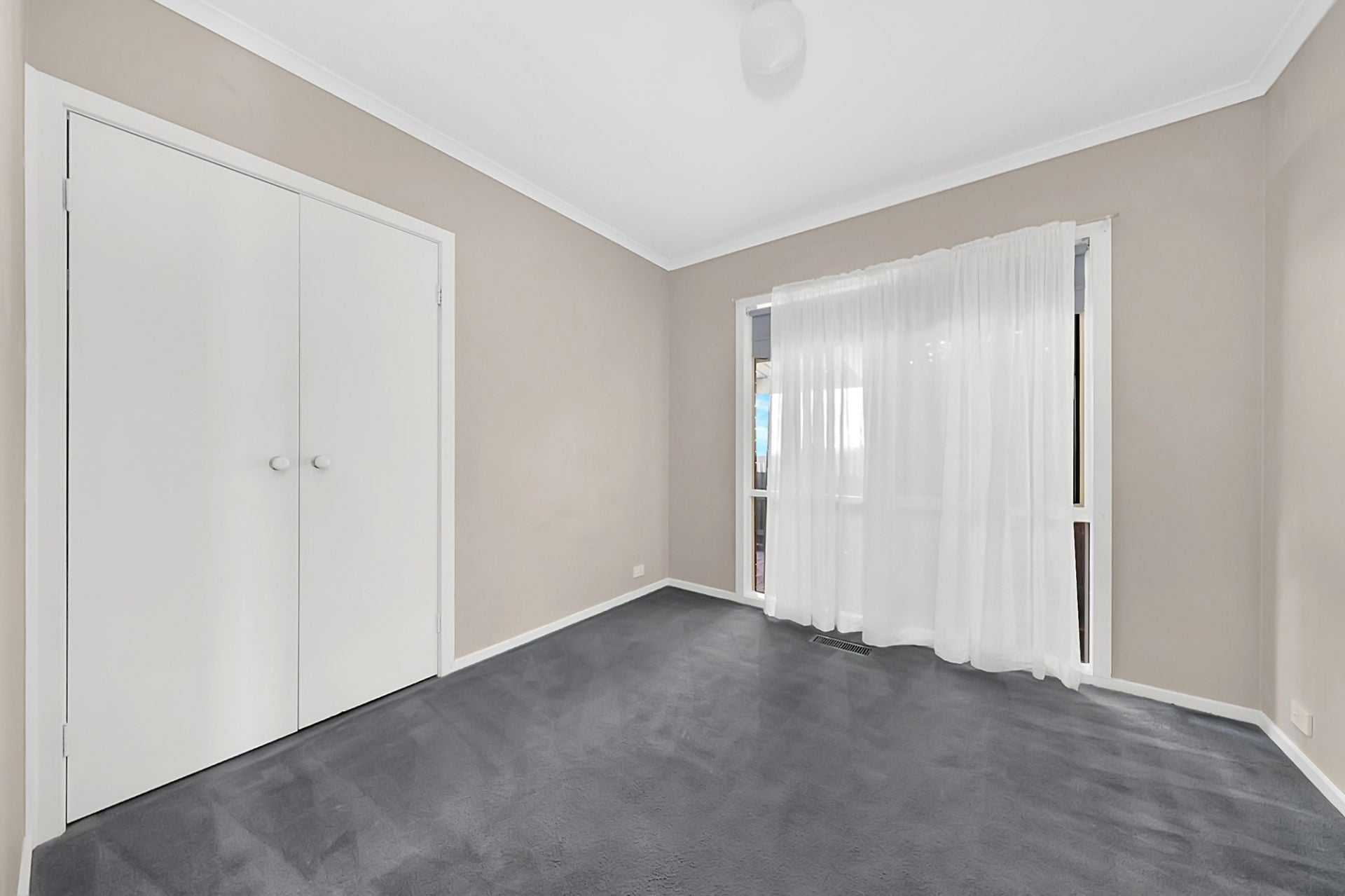 Stylish Living In Mill Park Heights