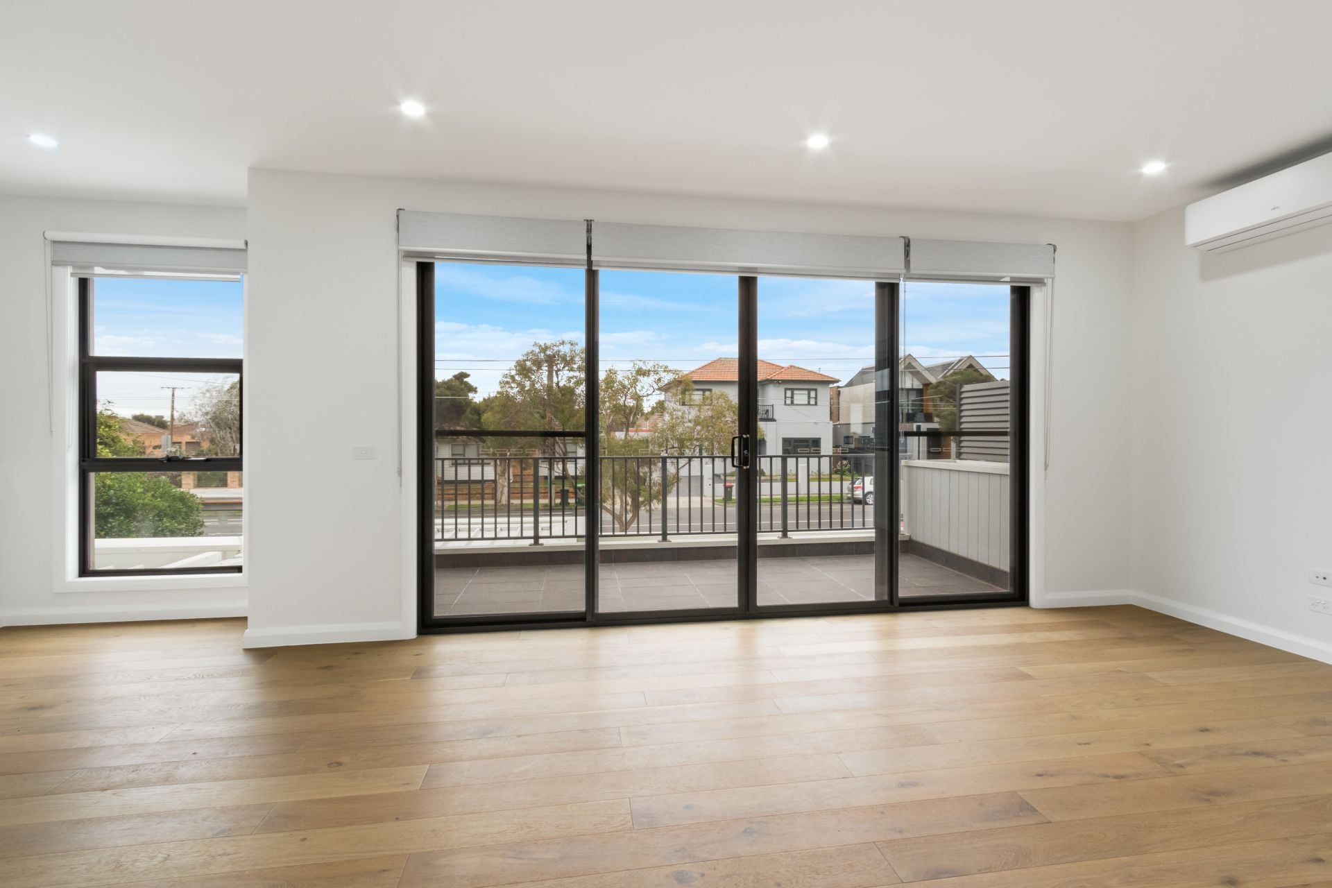 Well-Equipped Two Bedroom Townhouse in the Heart of Thornbury!