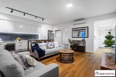 Modern, Light-Filled Apartment in Prime Inglewood Location