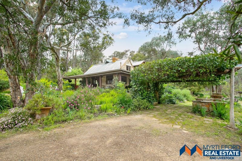 Real Estate For Sale 447 Beechworth Wodonga Road Beechworth , VIC