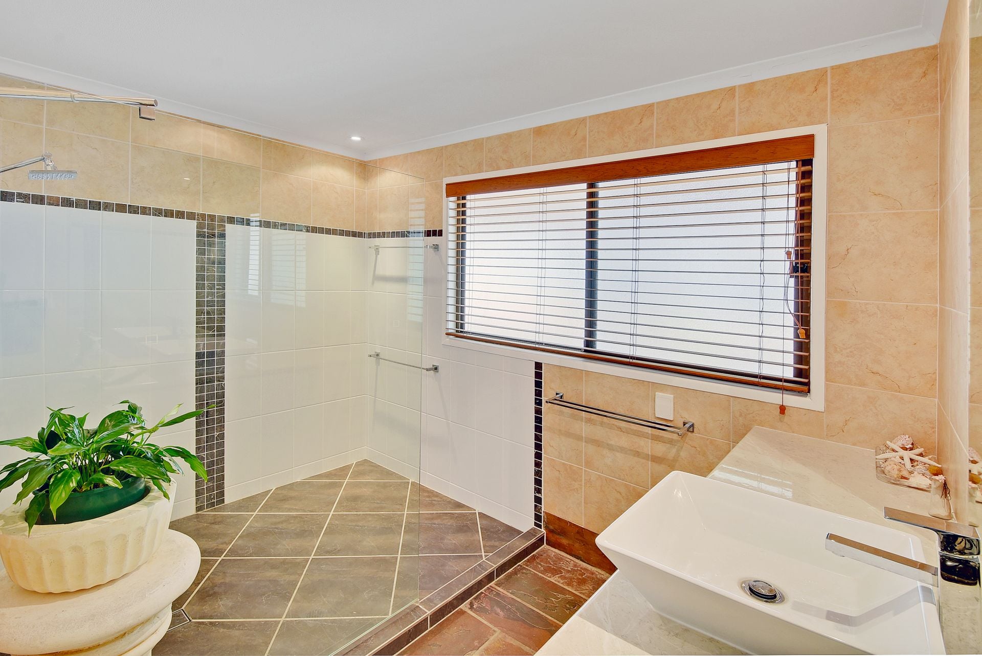 6 Kerenjon Avenue Buderim QLD, Buderim - Thumbnail 7