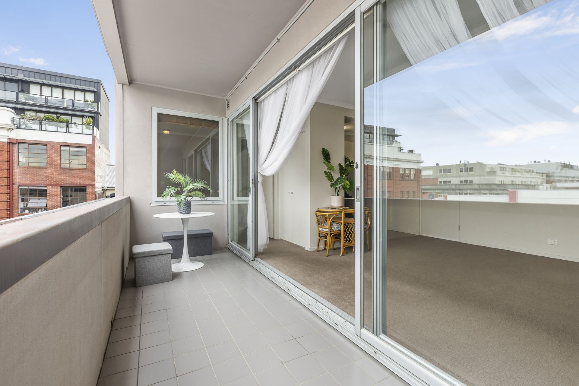 Sunny Views & Chic Vibes: Your Adventure Awaits!