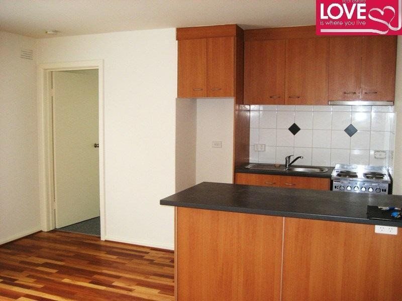 REFURBISHED 1 BEDROOM IN THE PERFECT LOCATION