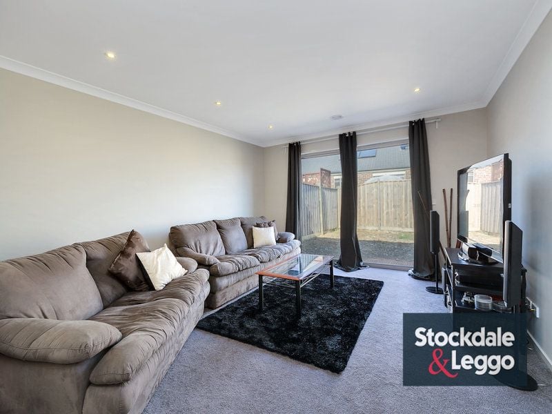 8 Tilia Way MERNDA, Mernda - Thumbnail 5