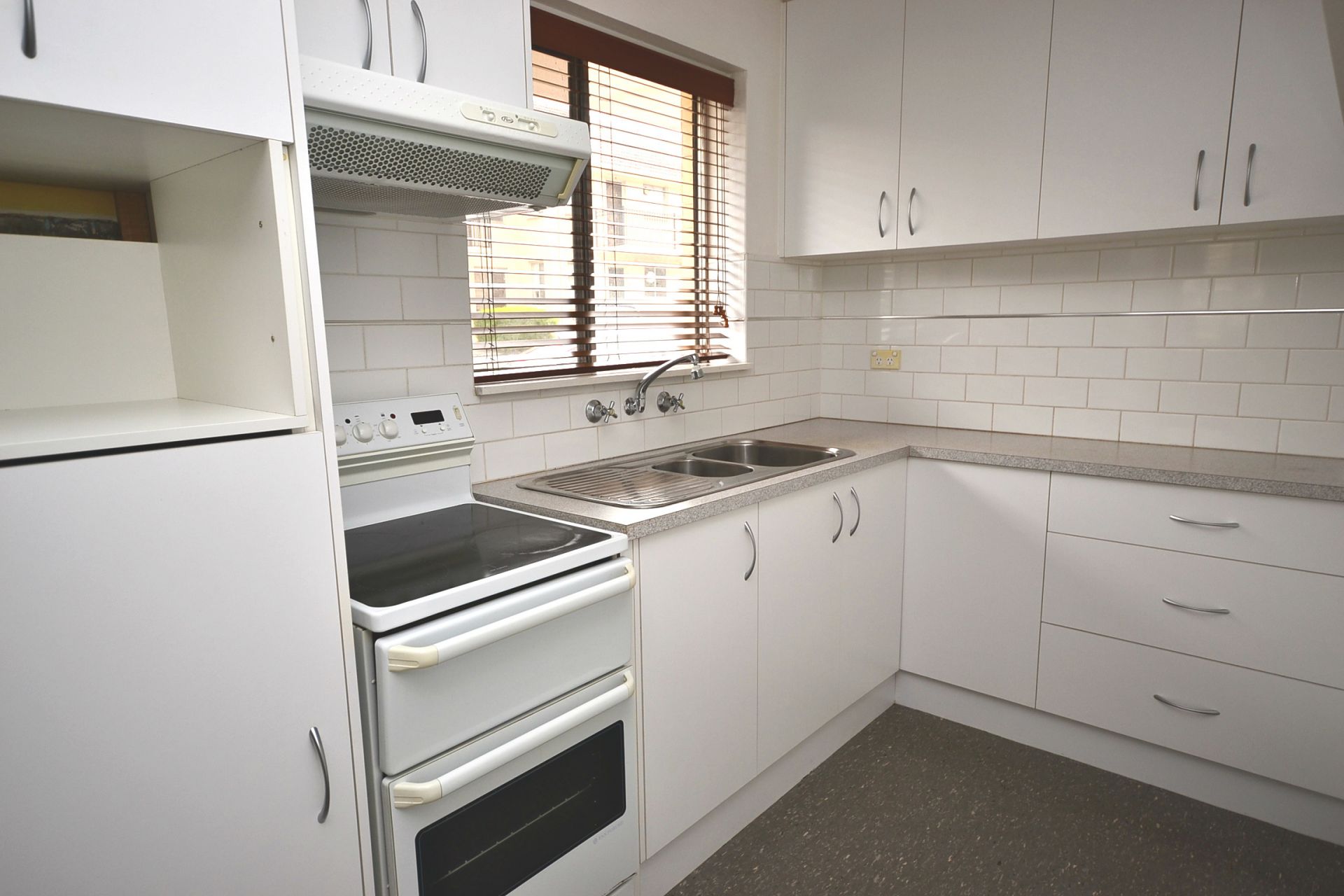 CUTE, COSY AND CONVENIENTLY LOCATED