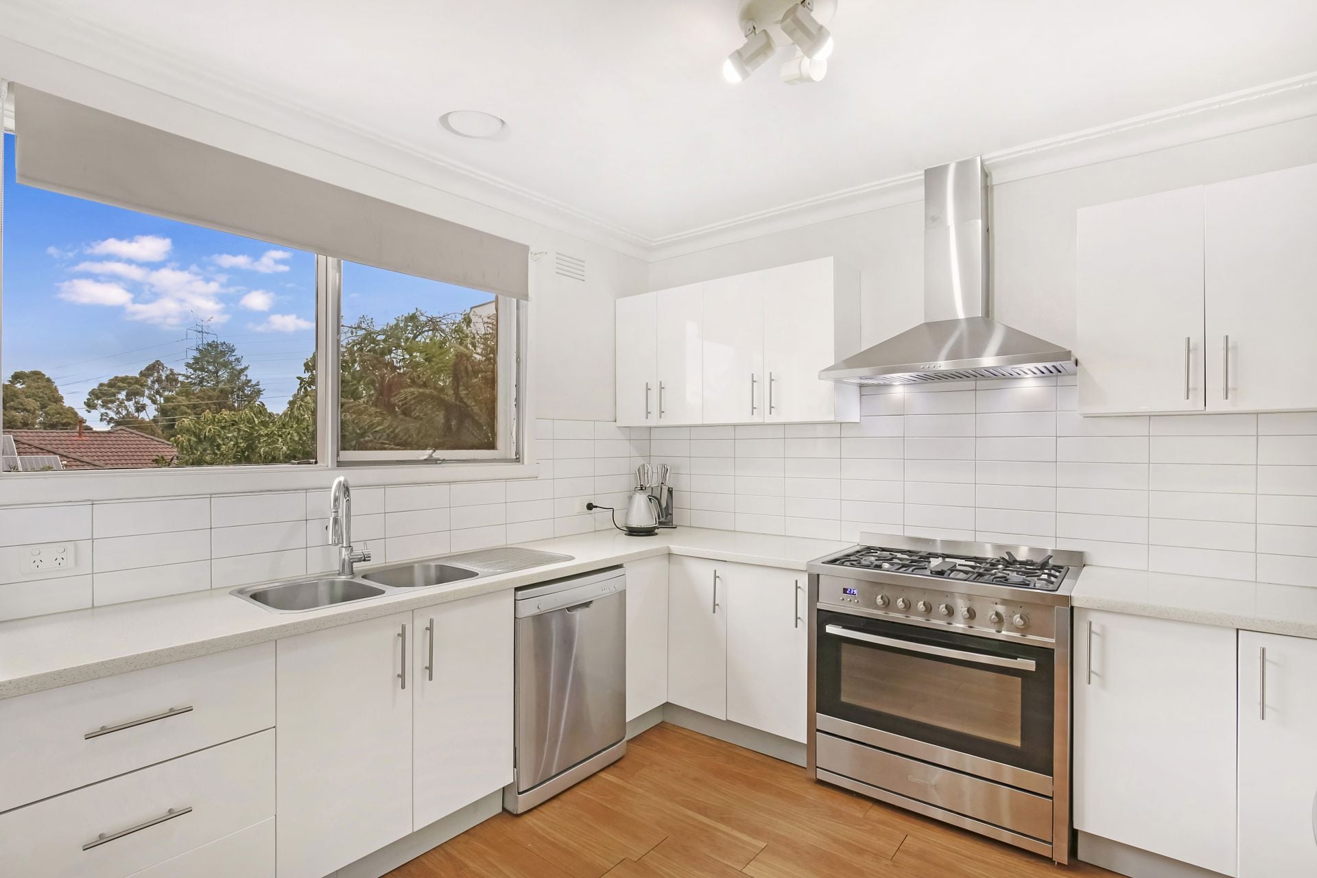 Large Family Home in a Sought After Location!