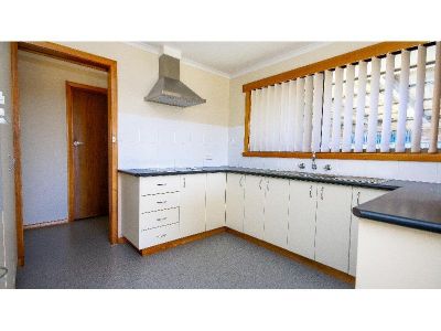 3
 
 
 
  
 
 
 1
 
 
 
  
 
 
 2
 
 
 
 
 
 
 
 6 Thomas Street, ULVERSTONE TAS 7315, Ulverstone - Thumbnail 4
