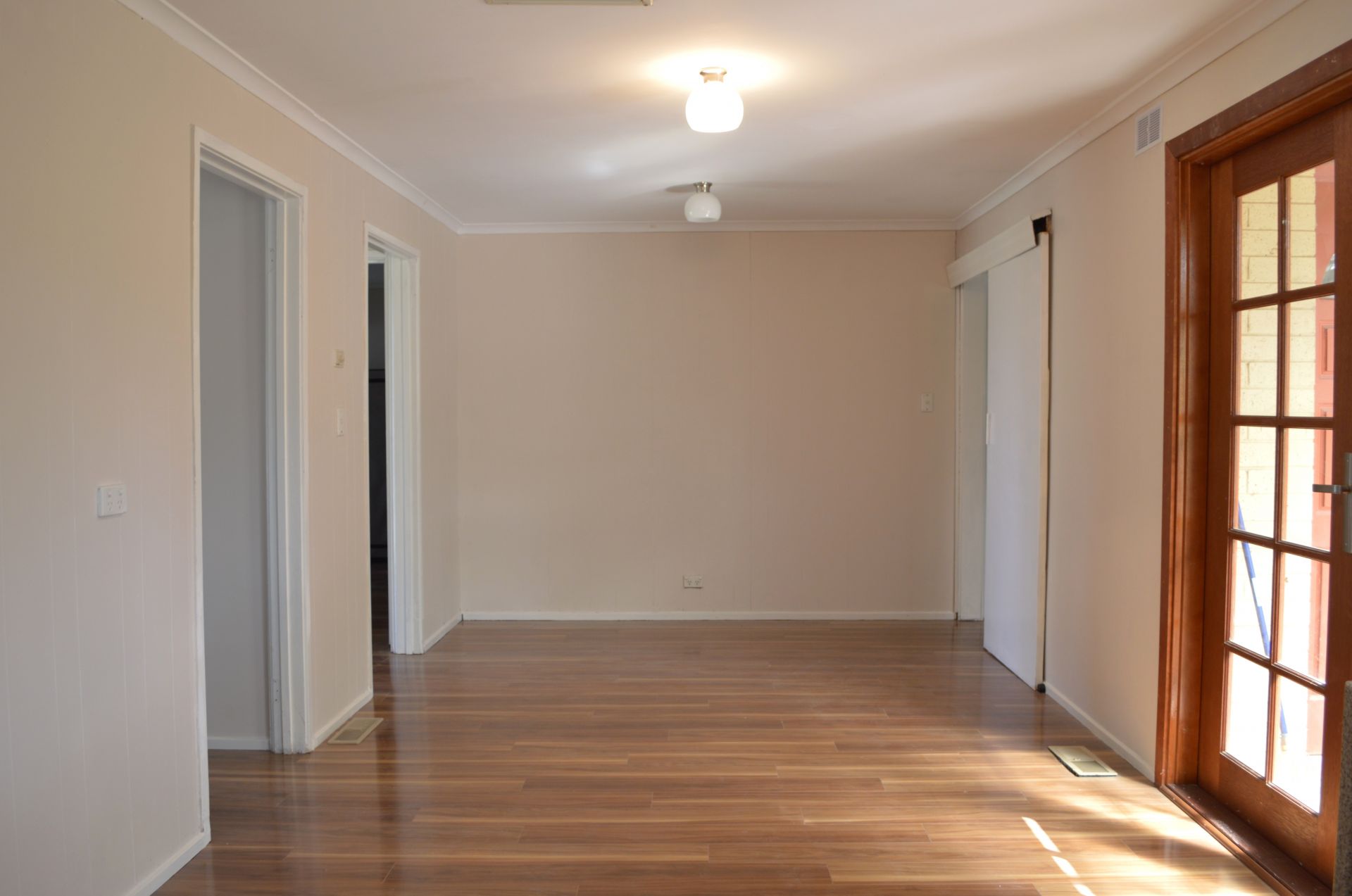 PERFECT LOCATION   *Insp Tue 18th Apr @ 4:15pm*