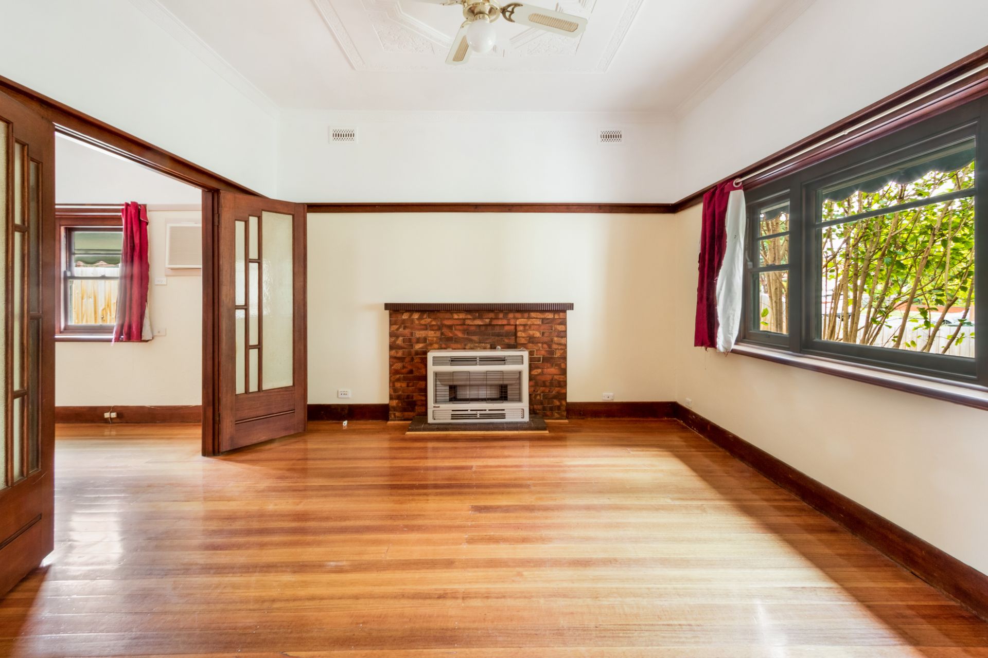 A PLACE TO CALL HOME AND READY FOR YOU TO MOVE INTO NOW!