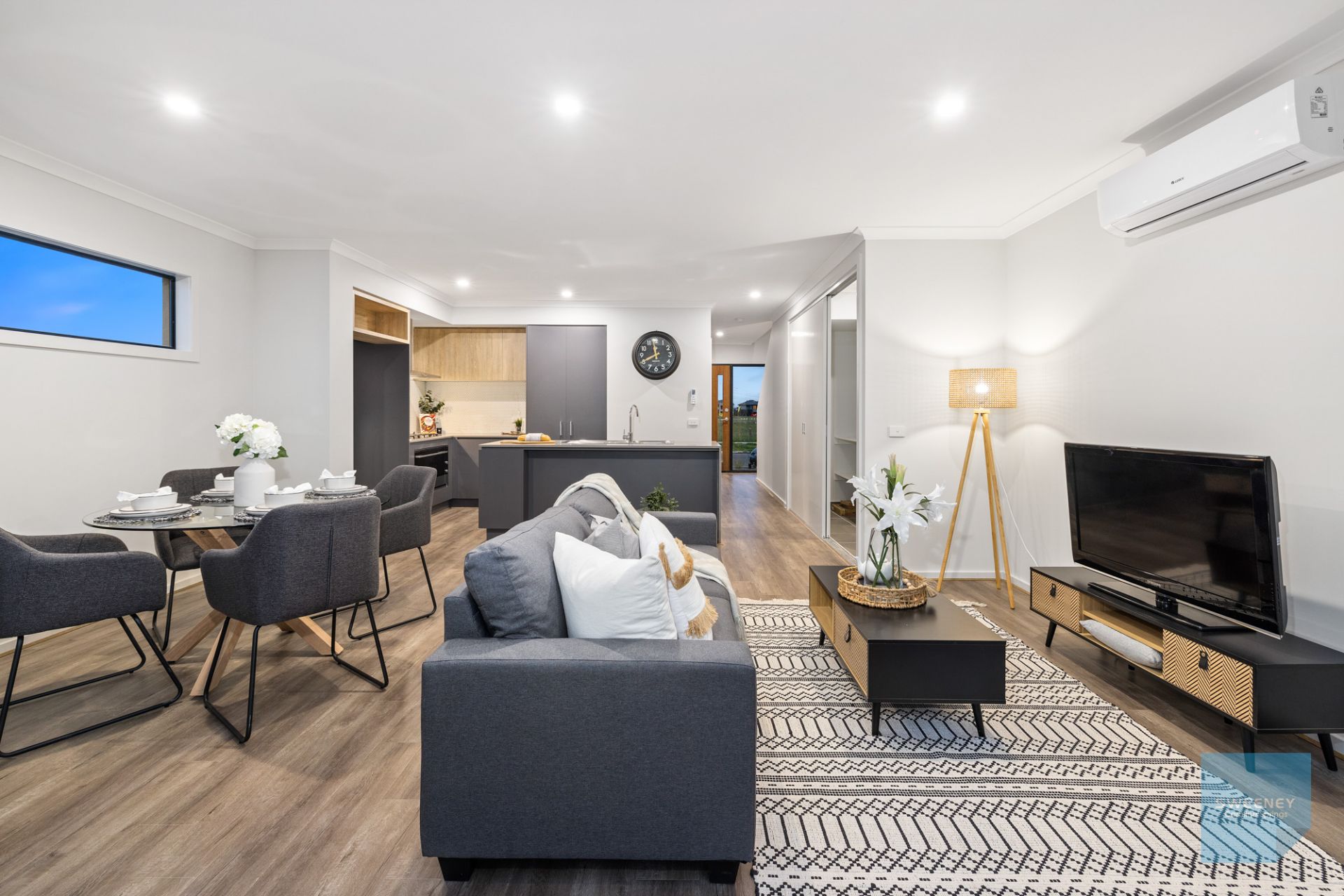 37 Adventure Avenue, Fraser Rise - Thumbnail 5