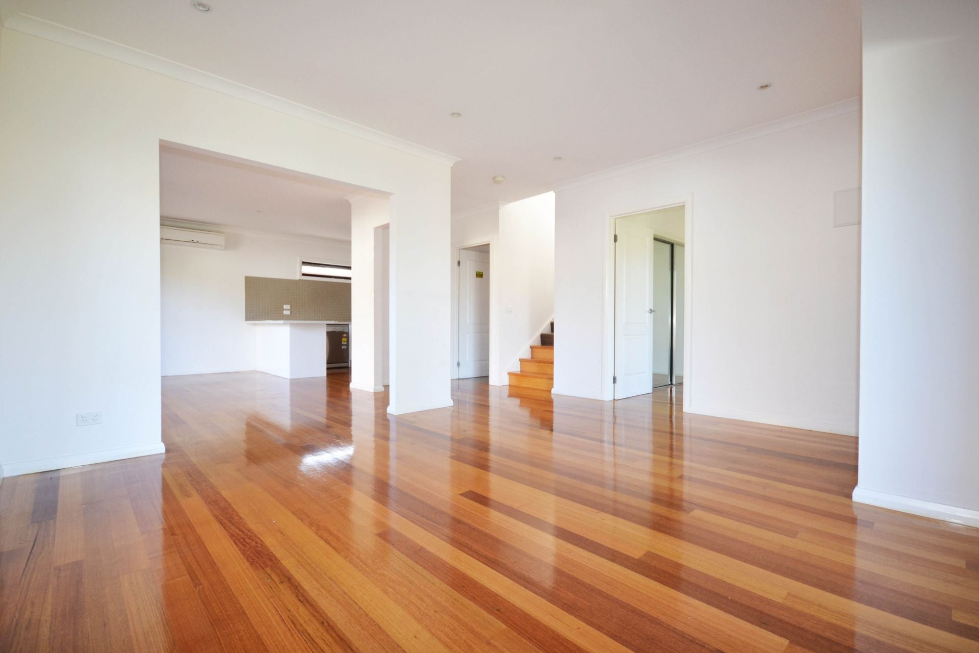 PERFECTLY PROPORTIONED & IMPRESSIVE THROUGHOUT