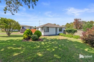 3
 
 
 
  
 
 
 1
 
 
 
  
 
 
 1
 
 
 
 
 
 
 
 38 Chichester Drive, Devonport TAS 7310, Devonport - Thumbnail 2