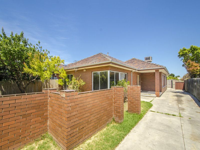 116 Railway Street South