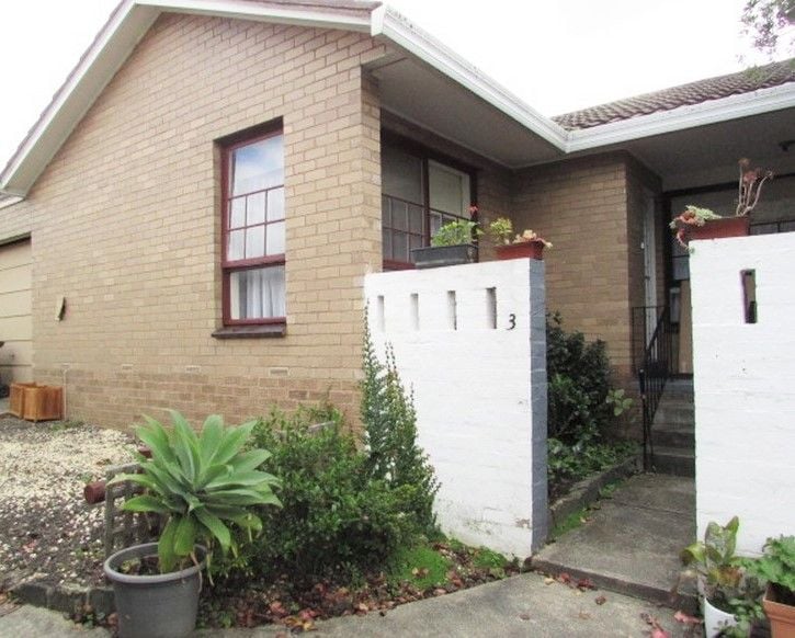 Private, secure, FULLY RENOVATED delight!