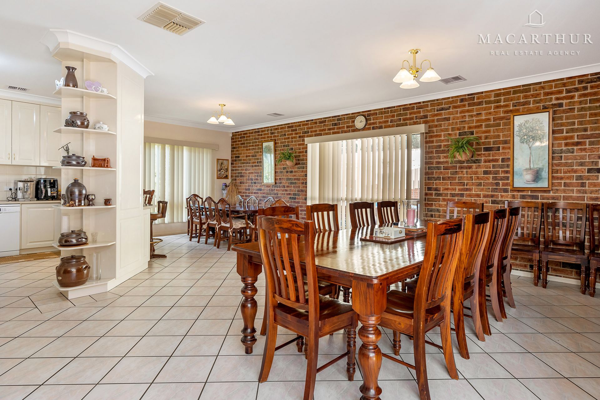 21 Kansas Drive, Tolland Macarthur Real Estate Agency