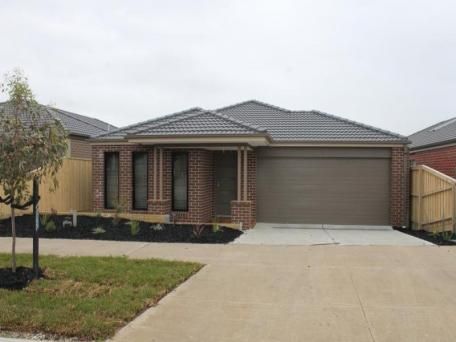 MODERN STYLE FAMILY HOME!