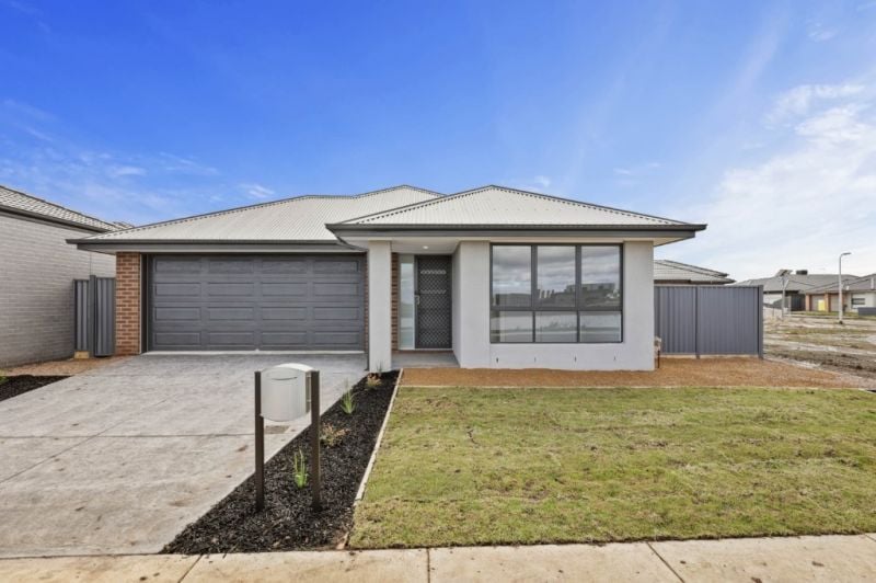 13 Carlow Drive, Alfredton Ballarat Real Estate Pty Ltd