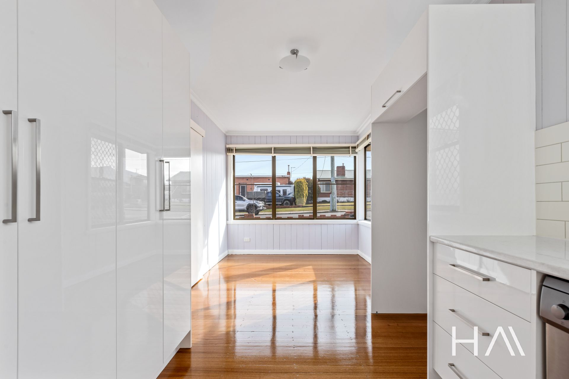 23 Cornwall Crescent Newnham, Newnham - Thumbnail 6