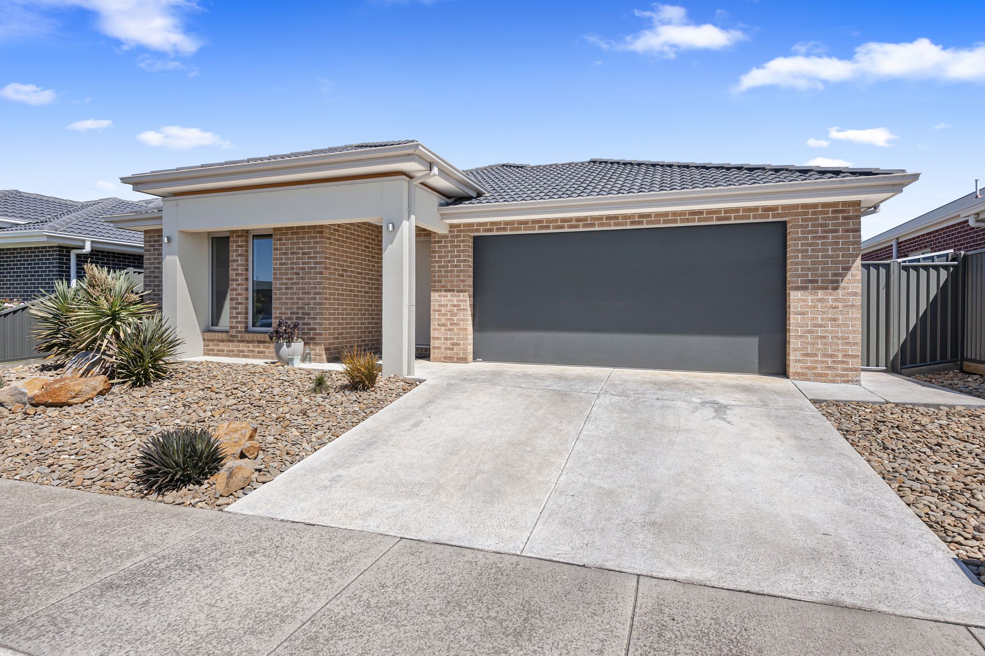 29 Limetree Way, Lake Gardens, Lake Gardens - Thumbnail 3