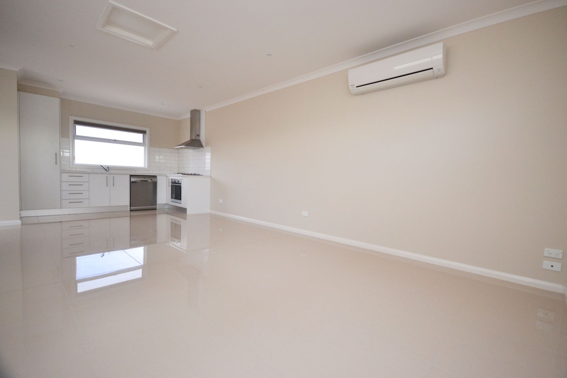 LOOKING FOR MODERN SOPHISTICATION? YOUR SEARCH IS OVER!