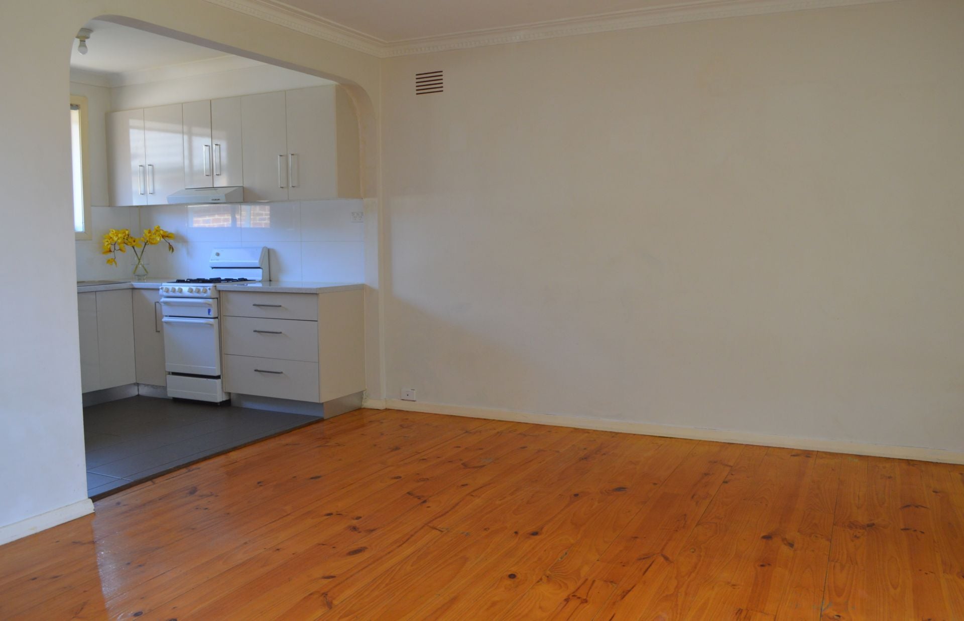LOCATION, LOCATION, LOCATION!  *Freshly Painted*