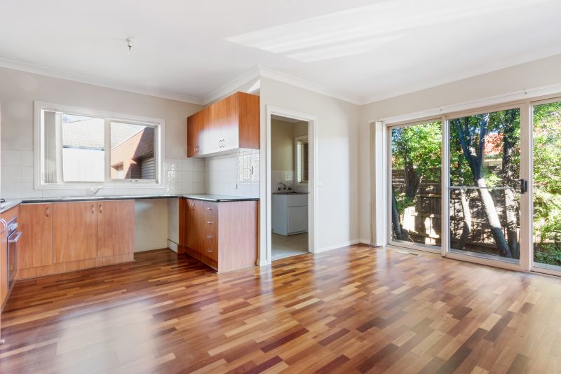 2/2 Kenilworth Street, Reservoir