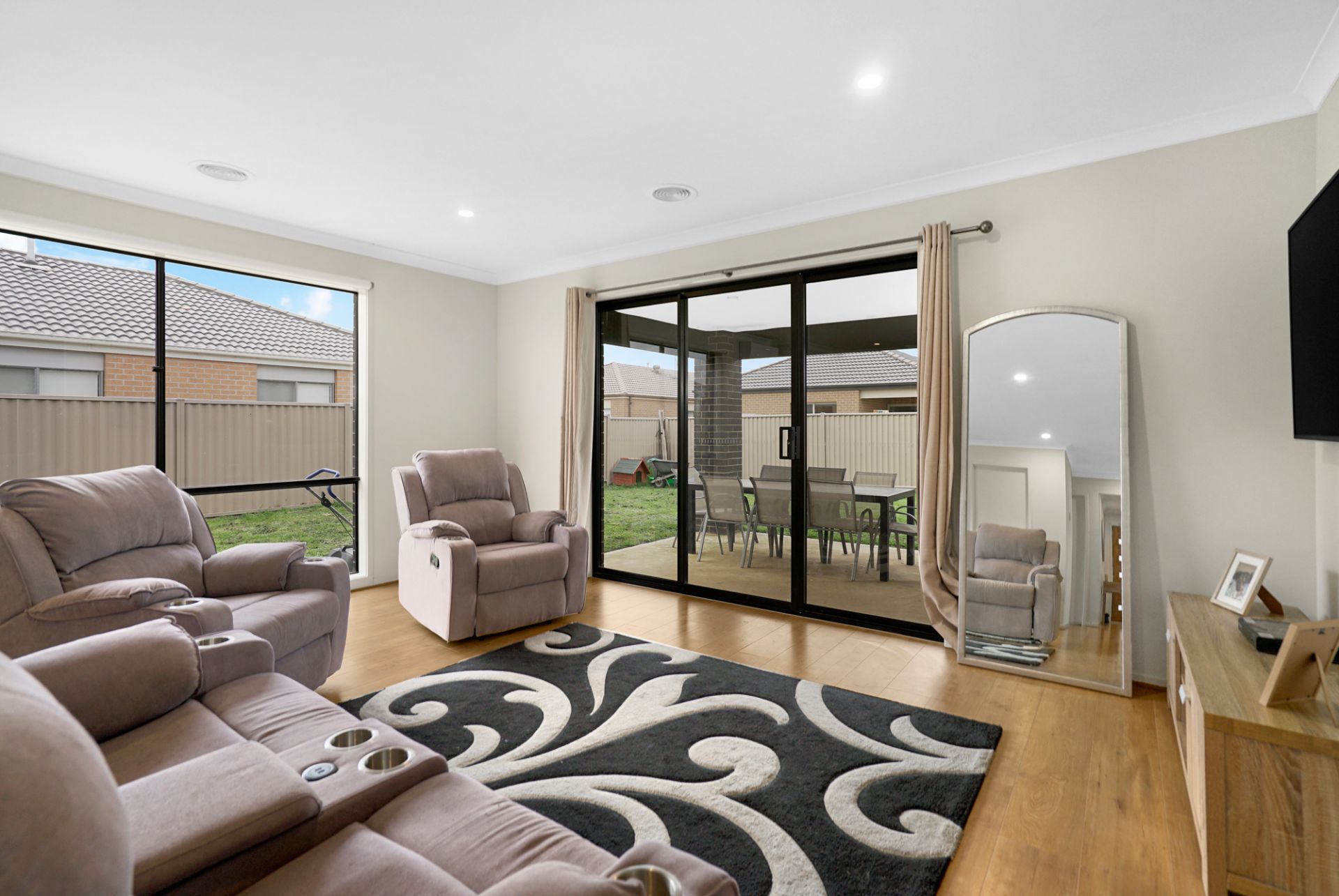 11 Honey Eater Drive, Winter Valley, Winter Valley - Thumbnail 4
