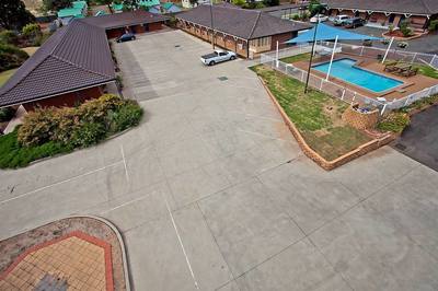 MOTEL FOR SALE – BEAUTIFULLY PRESENTED PREMIUM MOTEL IN STRONG MOTEL TOWN