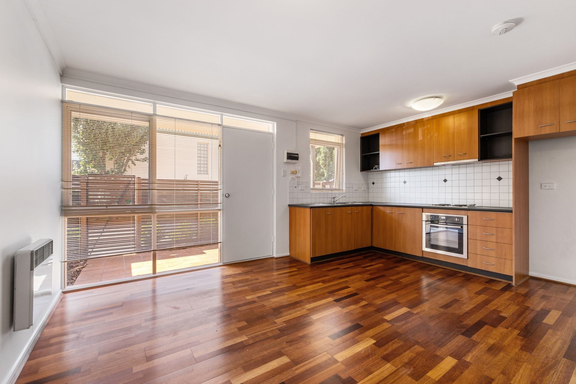 One Bedroom Apartment with Two Courtyards!