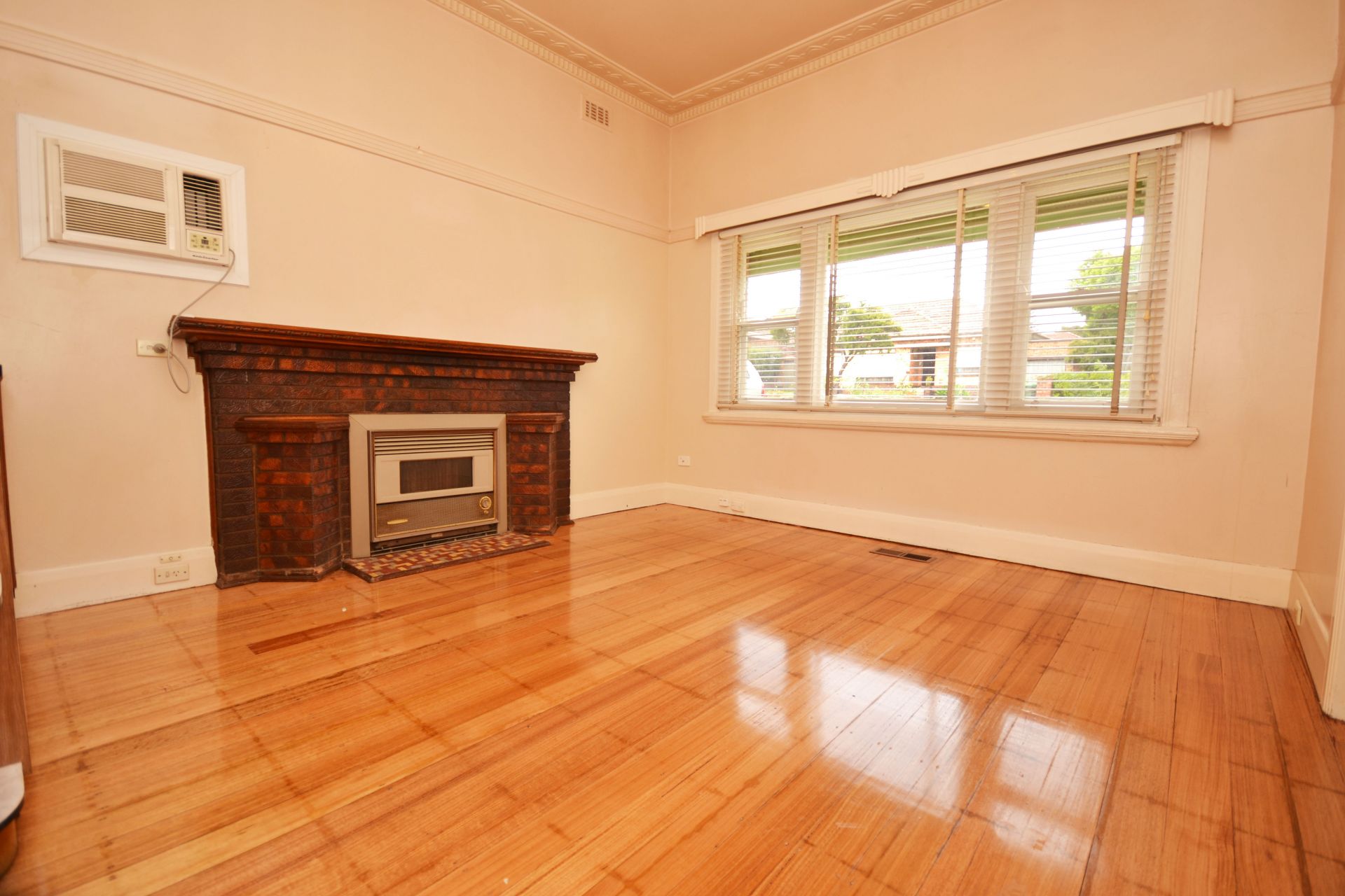 LOVE THE HOME, ADORE THE LOCATION