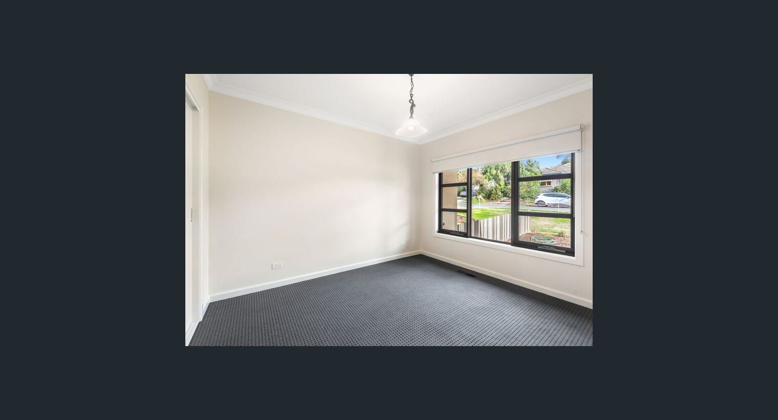 Low maintenance 3 bedroom !