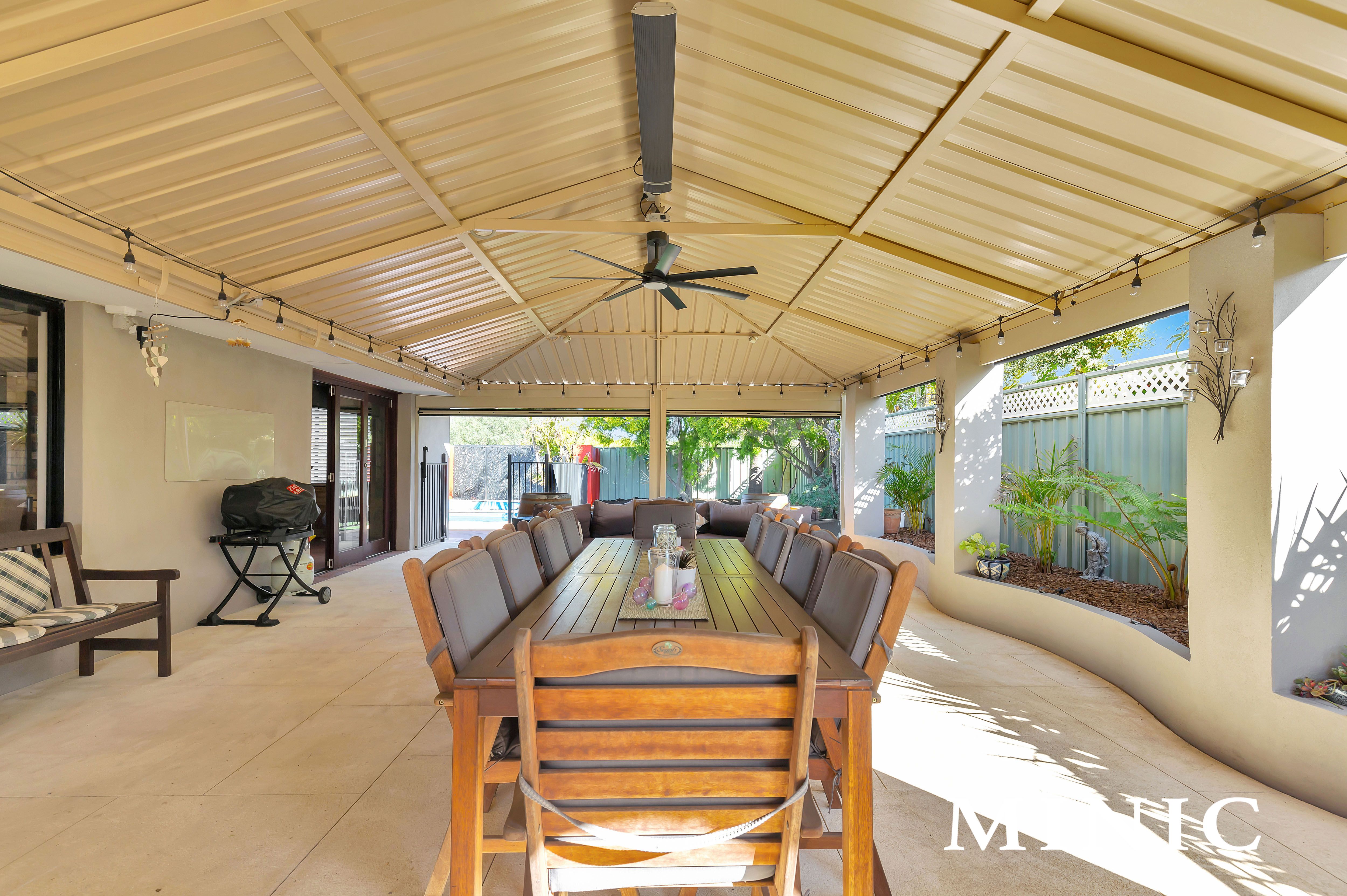 34 Charm Way, Atwell