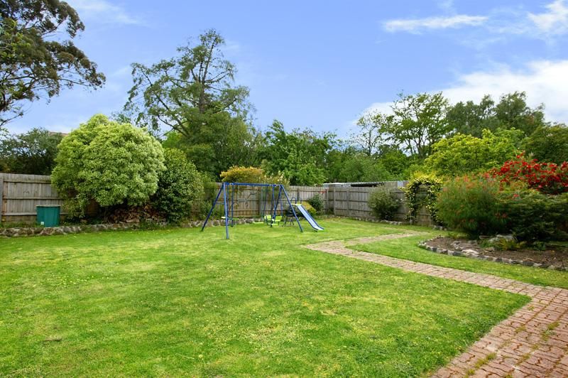 **Gorgeous Family Home** 6/ 9 / 12 month lease available**