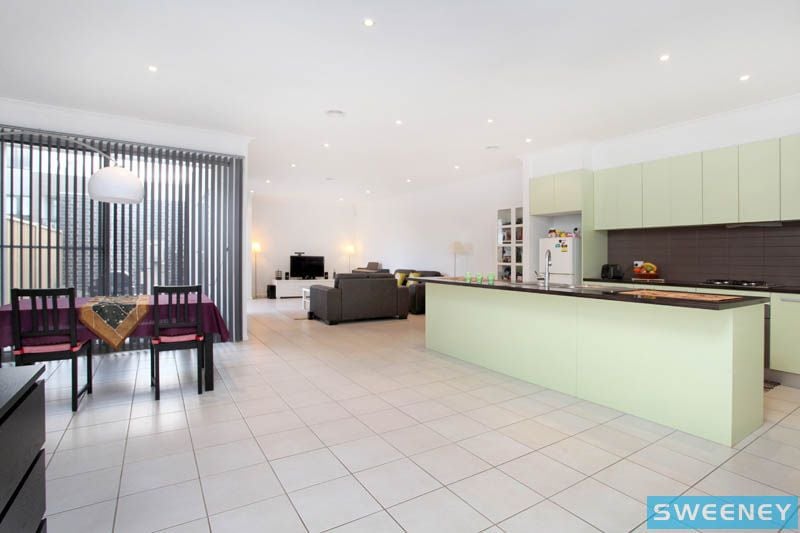 44 Broadway, Caroline Springs - Thumbnail 4