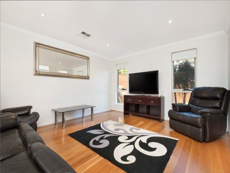 33 Taronga Parade, CARINGBAH, Caringbah - Thumbnail 7