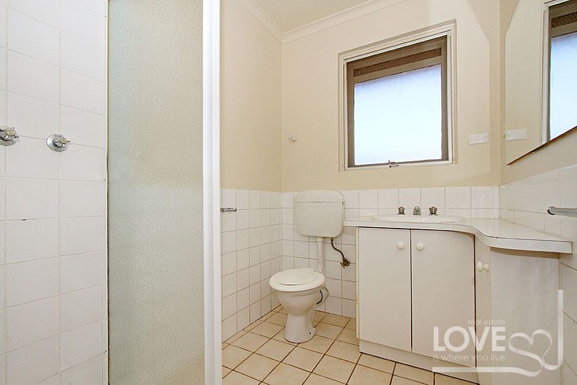 WELL LOCATED 2 BEDROOM UNIT!